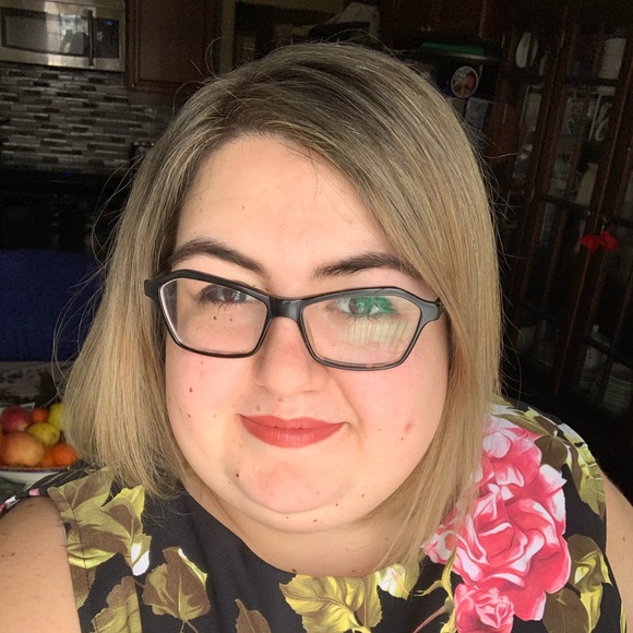 Meet your Posher, Catherine - Picture 1 of 1